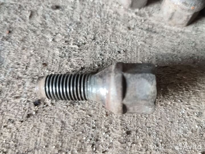 Колесные болты Нексия