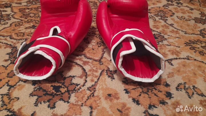 Боксерские перчатки