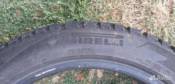 Pirelli Carrier Winter 235/45 R18 98