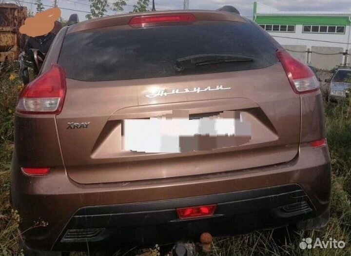 LADA x-ray икс рей в разбор, фонарей нет