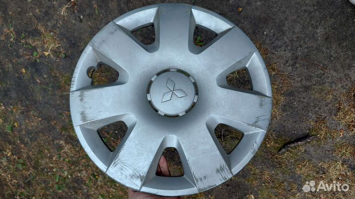 Колпаки от mitsubishi lancer 10 на r16 банки