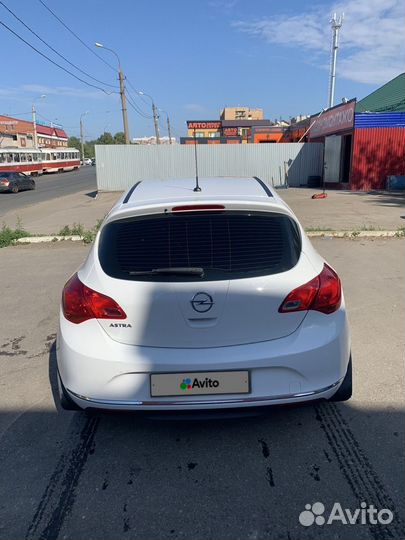 Opel Astra 1.6 МТ, 2014, 130 000 км
