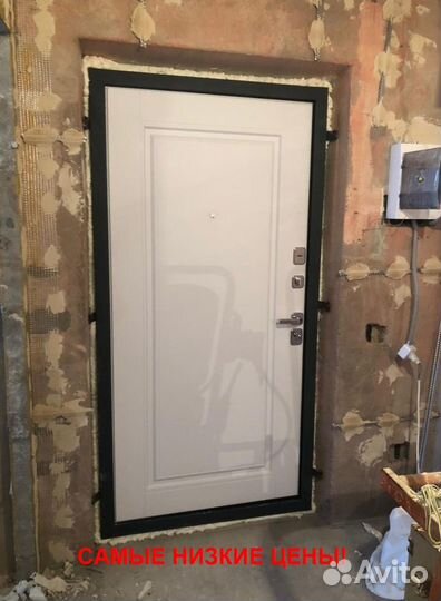 Толстая дверь входная с зеркалом с бесплатной уста