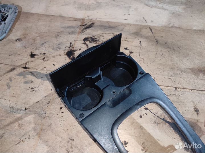 Подстаканник форд лазер