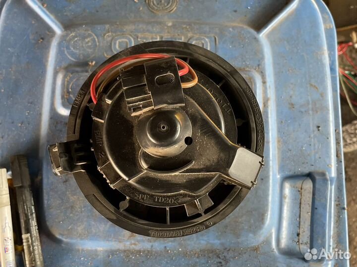 Моторчик отопителя Лада Веста (2180)