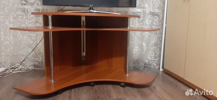 Тумба под телевизор угловая