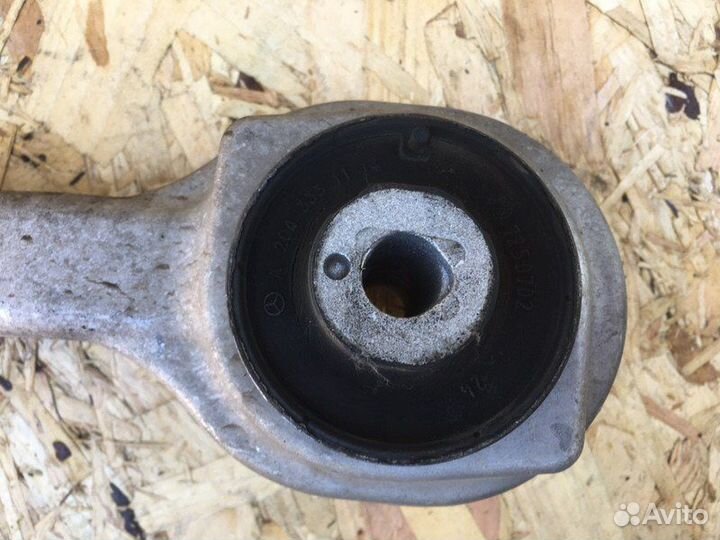 Рычаг подвески передний Mercedes-Benz C300 4Matic