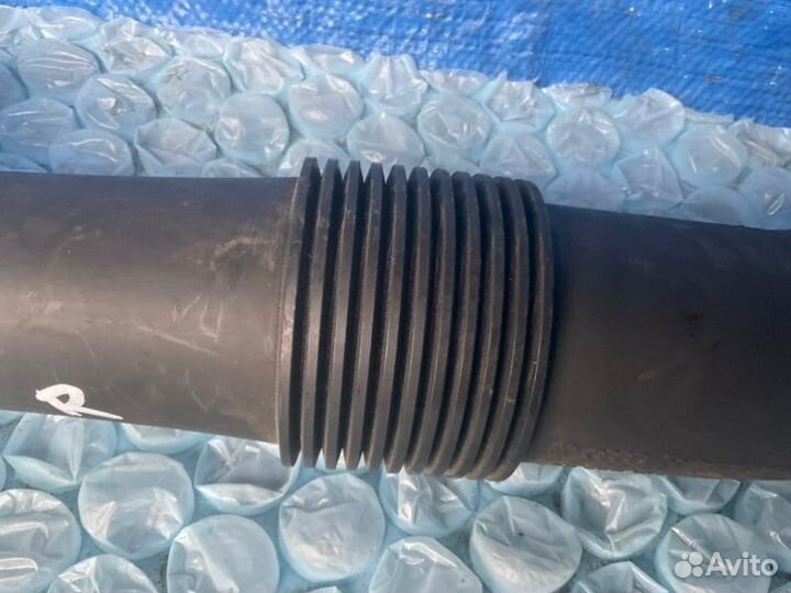 Воздуховод правый Volkswagen Touareg 7L 4.2L dohc