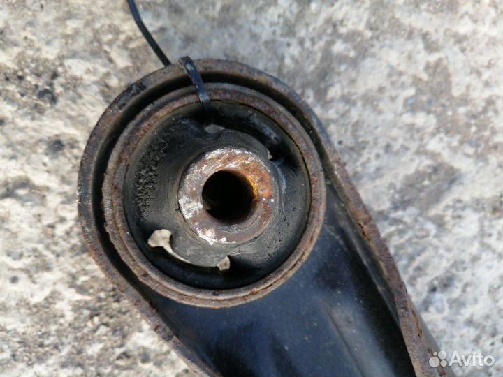 Рычаг передний левый Toyota Funcargo NCP25