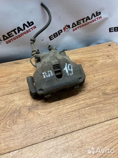 Суппорт тормозной передний правый Audi 100