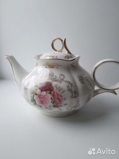 Заварочный чайник,бокал с крышкой,бокал