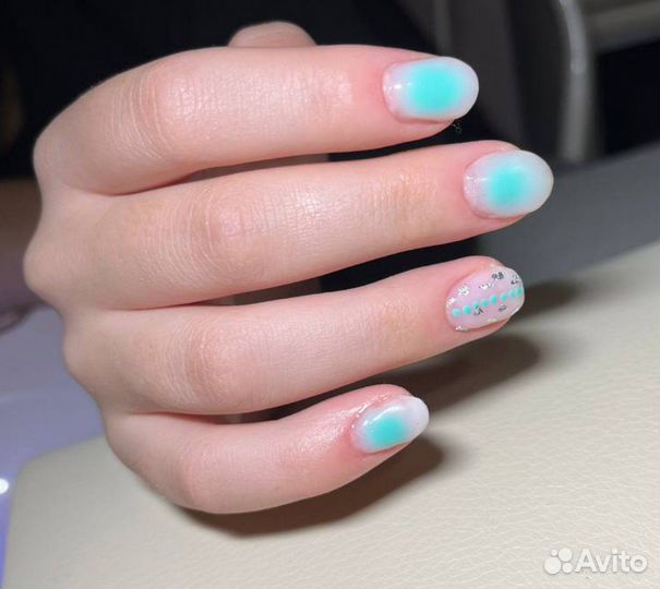 Модель на маникюр