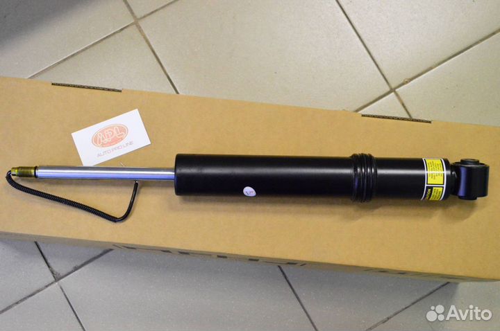 Амортизатор задний VW Touareg NF 7P 2010-18