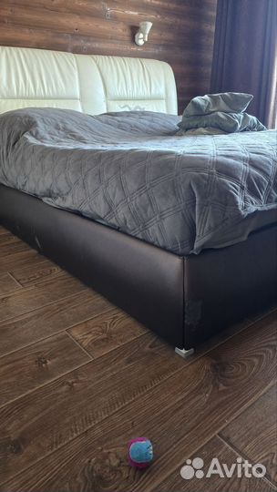 Кровать двухспальная 180 на 200 бу