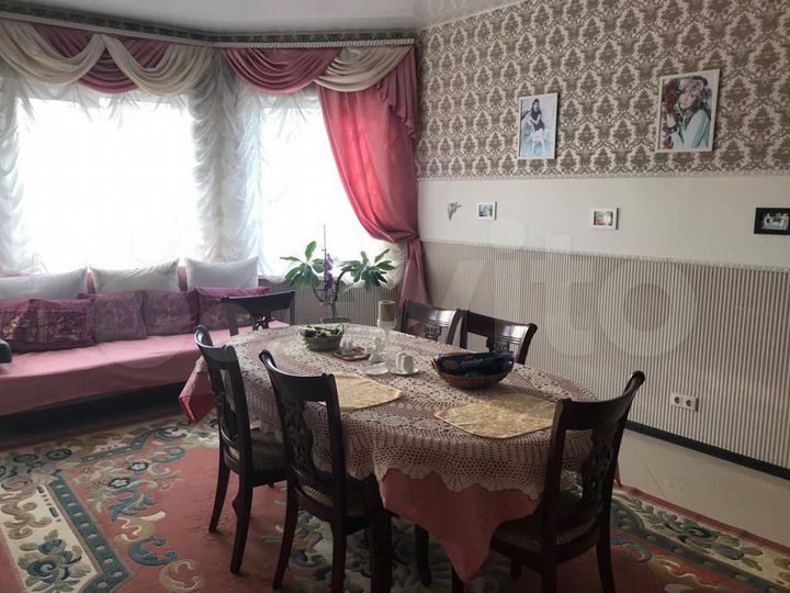 Коттедж 560 м² на участке 26 сот.