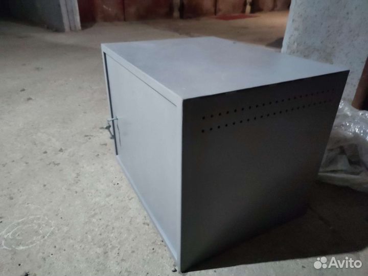 Серверный шкаф 9U антивандальный