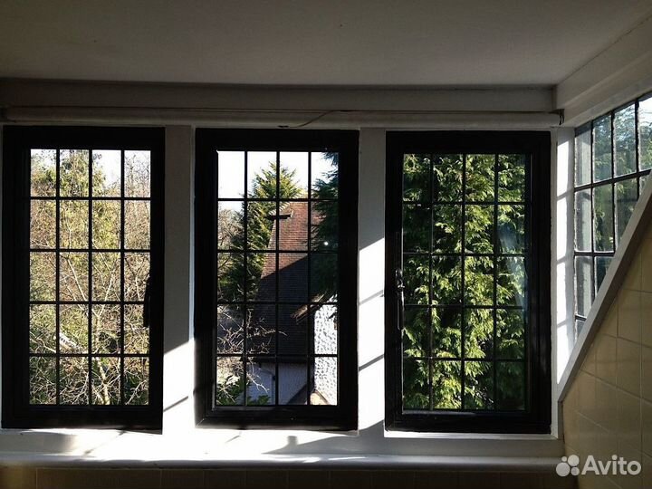 Окна коричневые