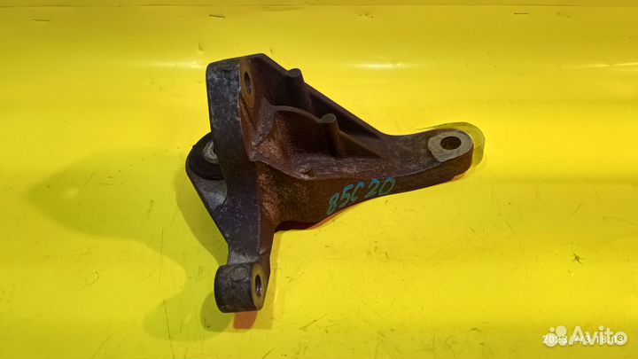 Кронштейн кпп для Volvo V50,S40,C30,C70