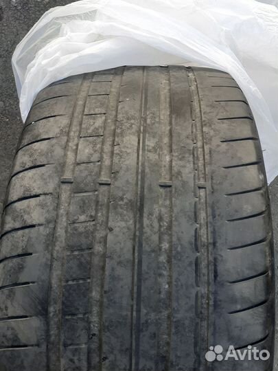 Goodyear UltraGrip 5 245/40 R19
