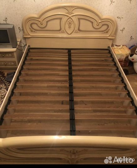 Спальный гарнитур