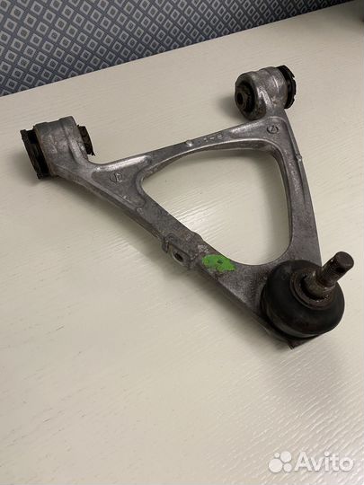 Рычаг передний верхний левый F151-34-250B