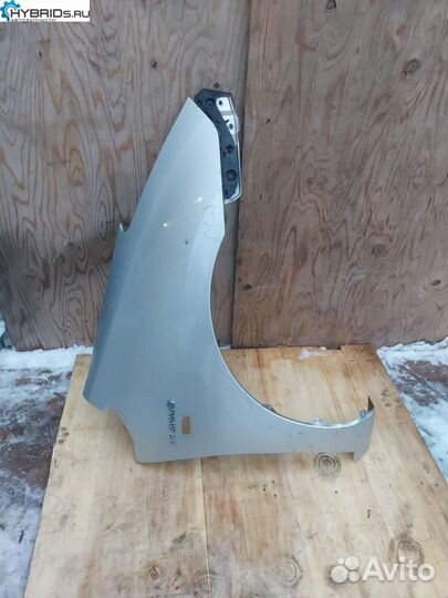 Крыло переднее правое Toyota Prius 2 NHW20