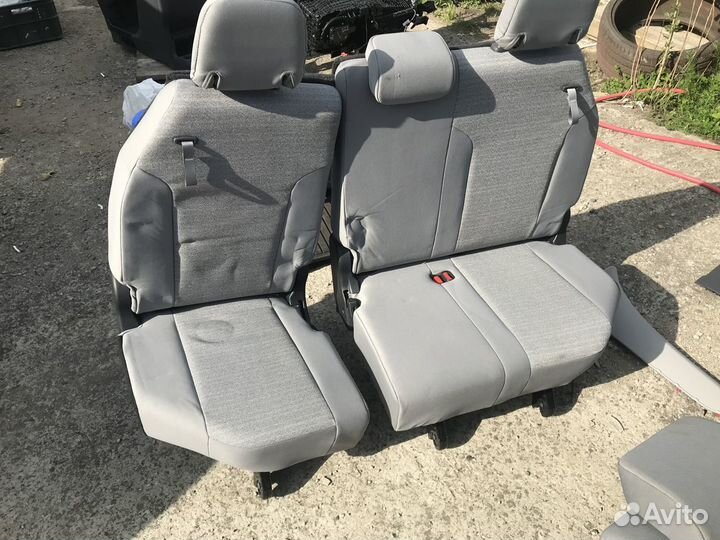 Сиденья Toyota Sienna 4