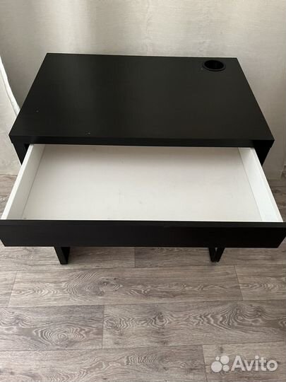 Письменный стол IKEA