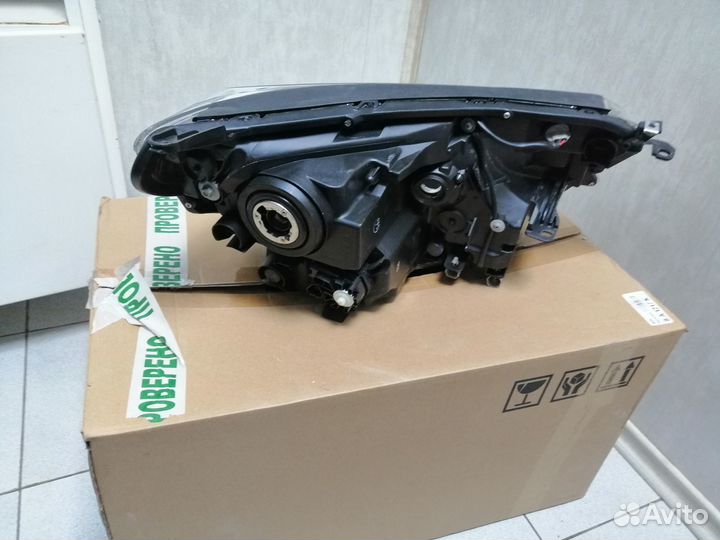 Фара левая Rav4 CA40 2016 галоген