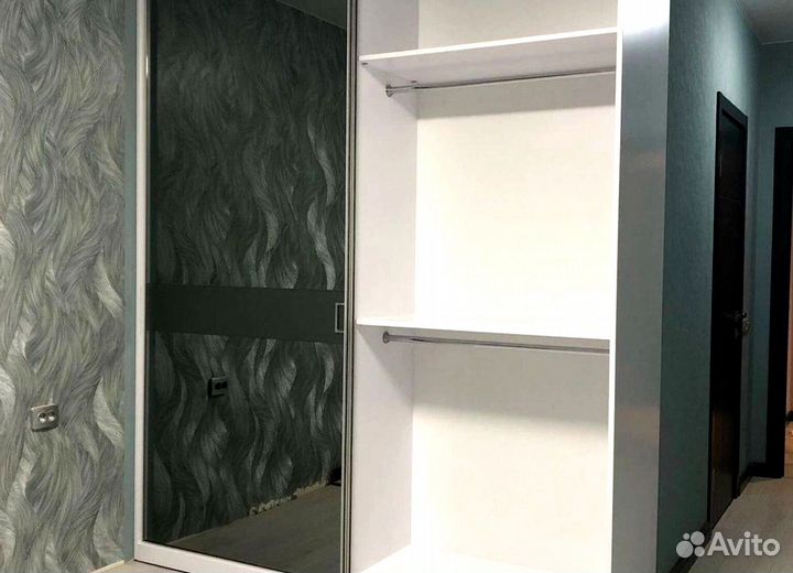 Шкаф купе с зеркалом