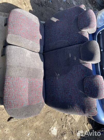 Продам сиденья лада калина
