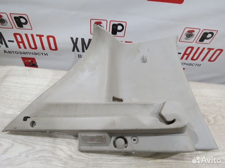 Обшивка багажника задняя левая Renault Sandero 2