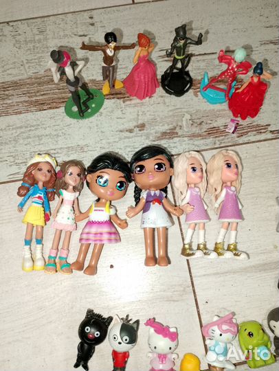 Игрушки из киндера пакетом