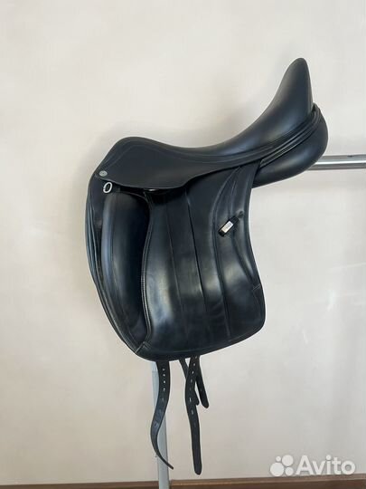 Выездковое седло Equipe Carbon Viktoria