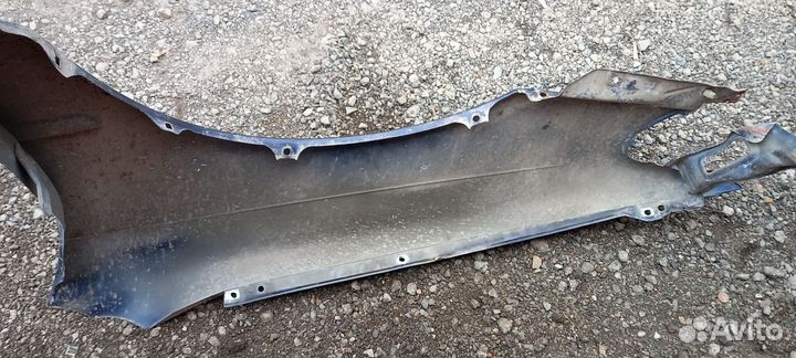 Крыло переднее правое