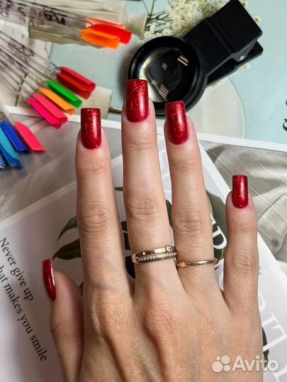 Модель на маникюр