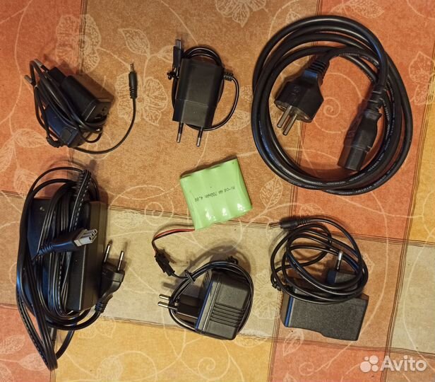 Зарядные устройства и провода
