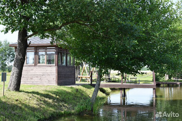 Аренда малой беседки рядом с озером (до 10 гостей)