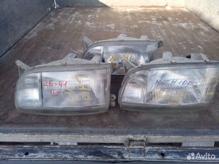 Фара левая Toyota Hiace KZH106 1KZ-TE 1998