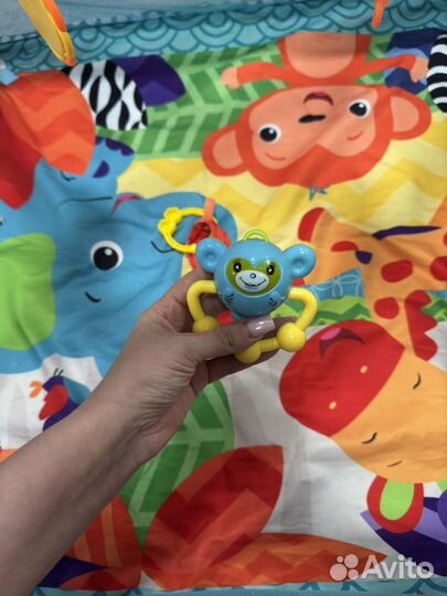 Развивающий коврик детский с игрушками