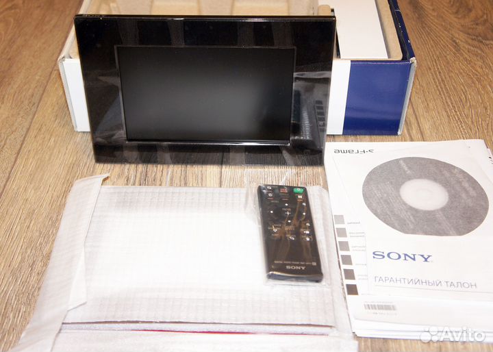Цифровая фоторамка Sony DPF-E75 (Новая)