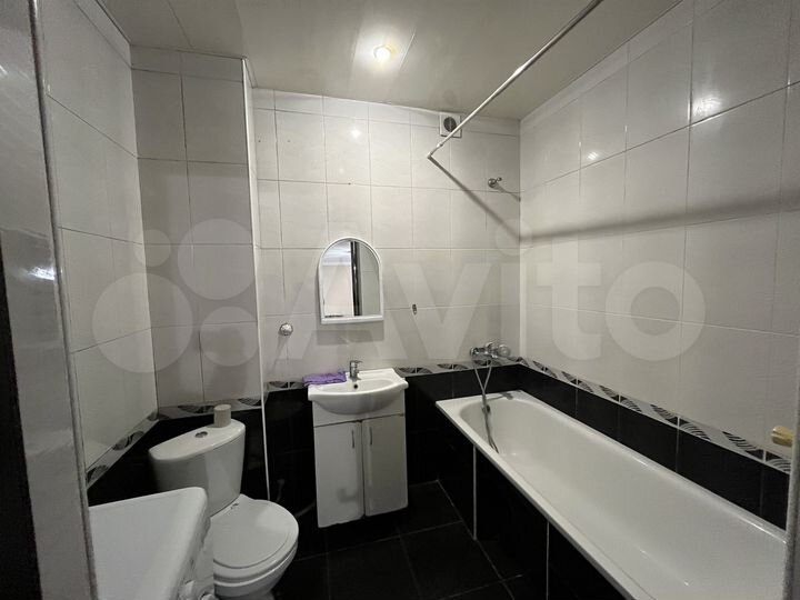 2-к. квартира, 53 м², 1/9 эт.