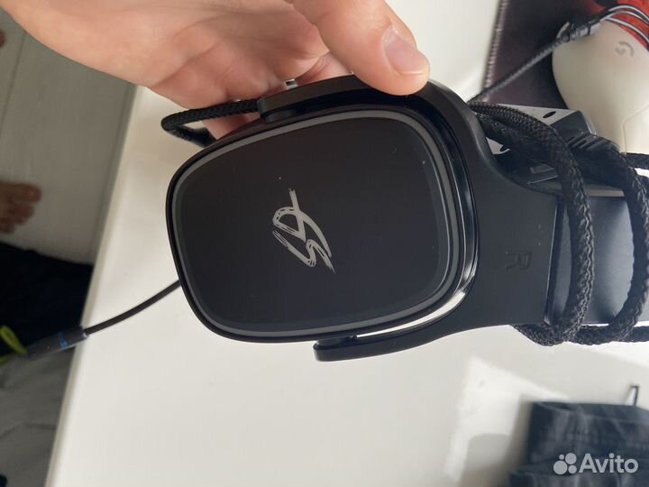 Наушники проводные с подвесткой