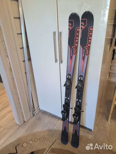 Горные лыжи и ботинки