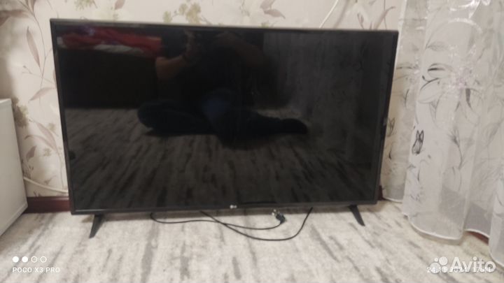 Продам на запчасти телевизор