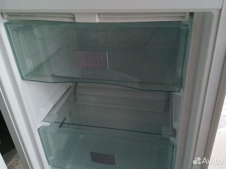 Ящик для хранения на liebherr