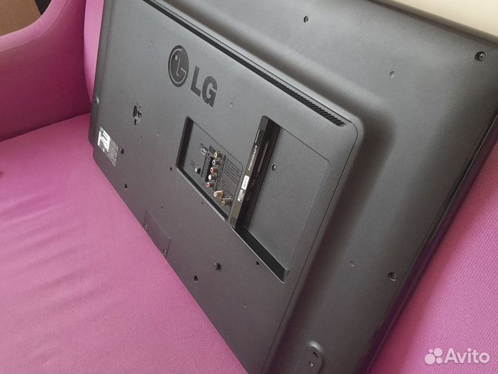 Телевизор LG42LB551V