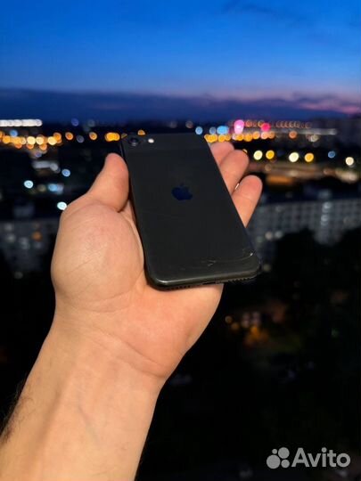 iPhone SE (2020), 128 ГБ