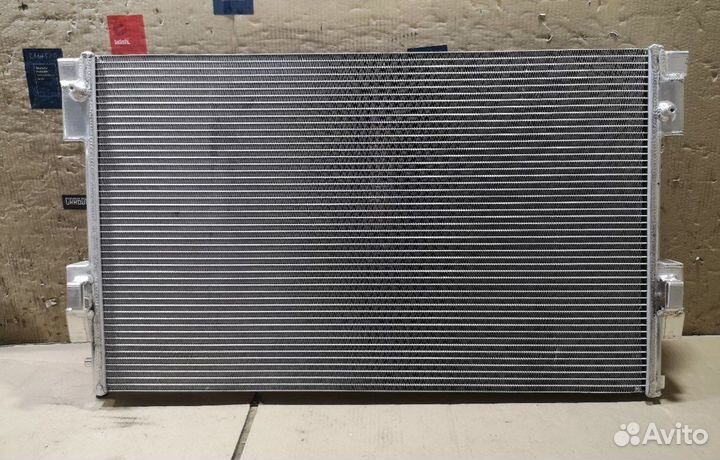 Радиатор двс porshe panamera 2012 год