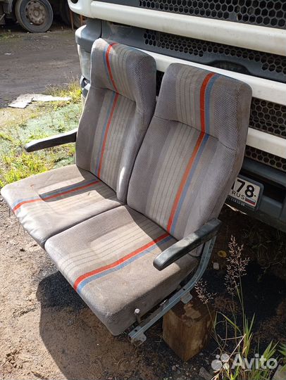 Сиденья от автобуса